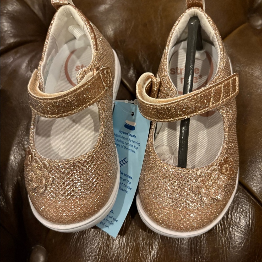 NWT Stride Rite 4.5 XW baby" Holly" Mary Jane's - Picture 3 of 7